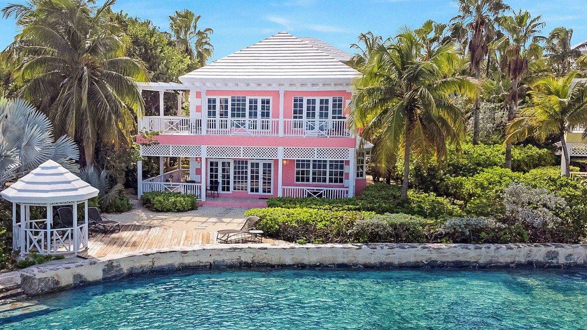 George Town House | OCEANFRONT 3 bed/3 bath-Exuma Bahamas w/dock rental nSea Star Villa February Pt