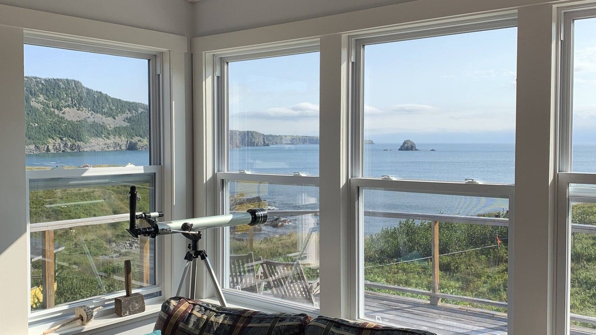 Newfoundland House | Oceanfront 3 bedroom Bungalow. in a beautiful cove just 1.5 hrs from St. John's.