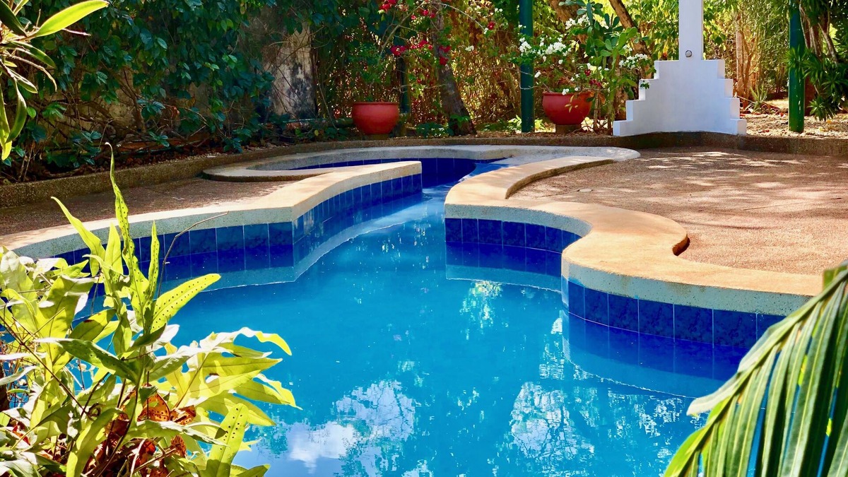 Punta Sur House | Oceanfront 4 Bedroom House with Swimming Pool