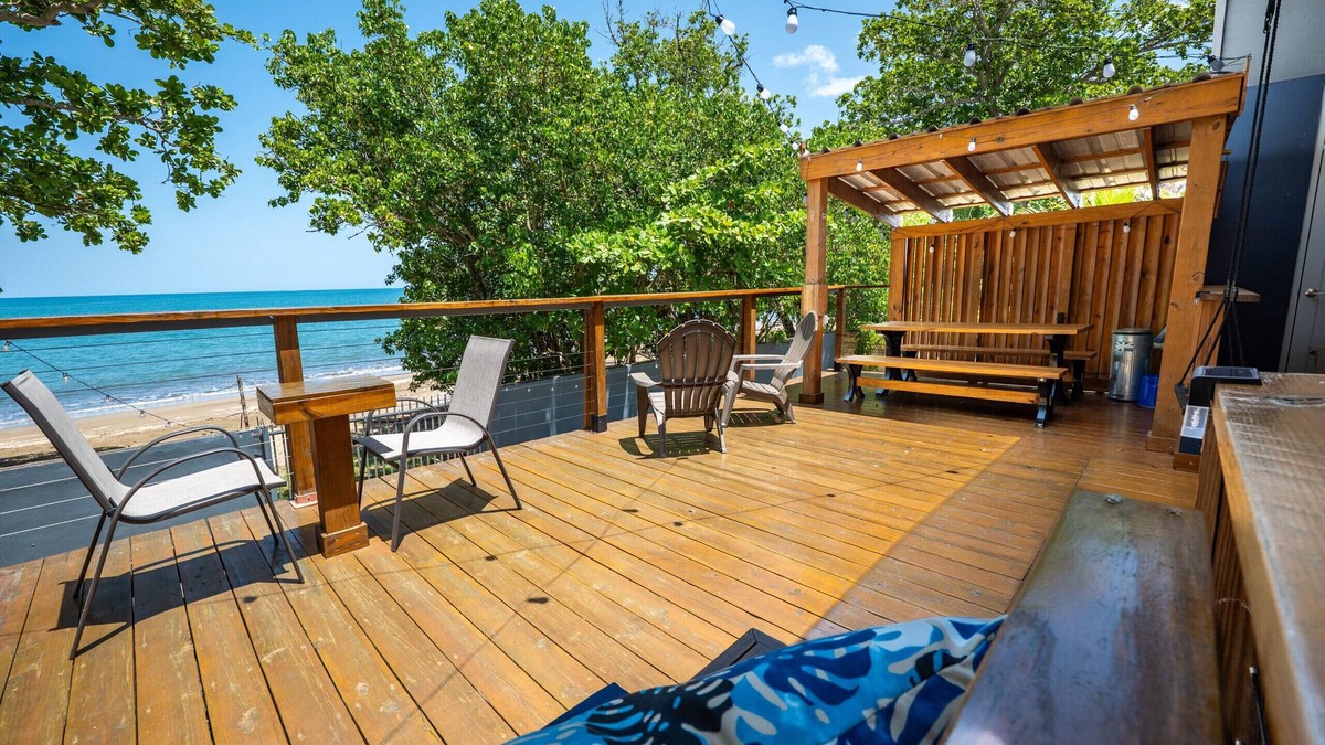 Algarrobos House | Oceanfront 5BR Oasis w/Decks & Direct Beach Access