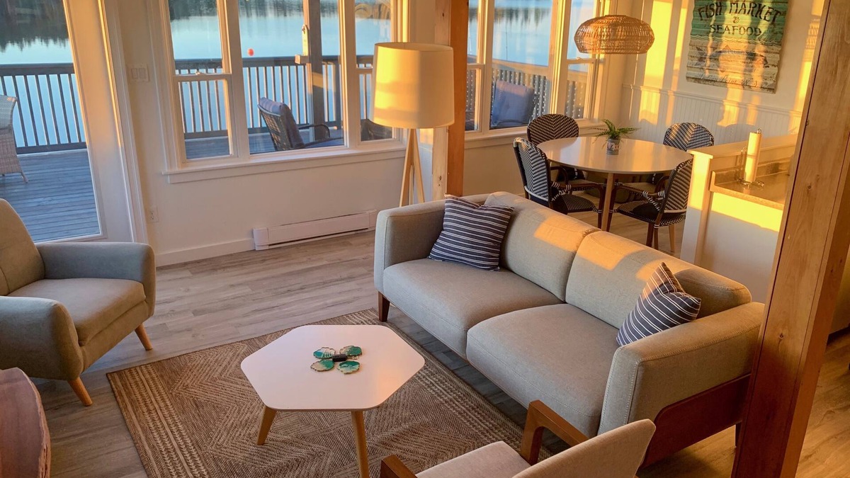 Mahone Bay House | Oceanfront Air Conditioned Boat House - One of a Kind! With Water Access.