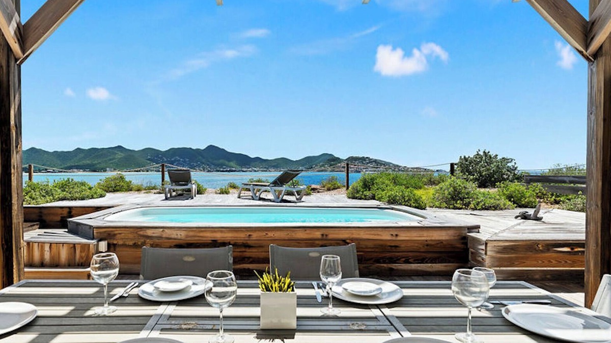 Beacon Hill Villa | Oceanfront amazing 2 BR Villa - 2 min from the beach