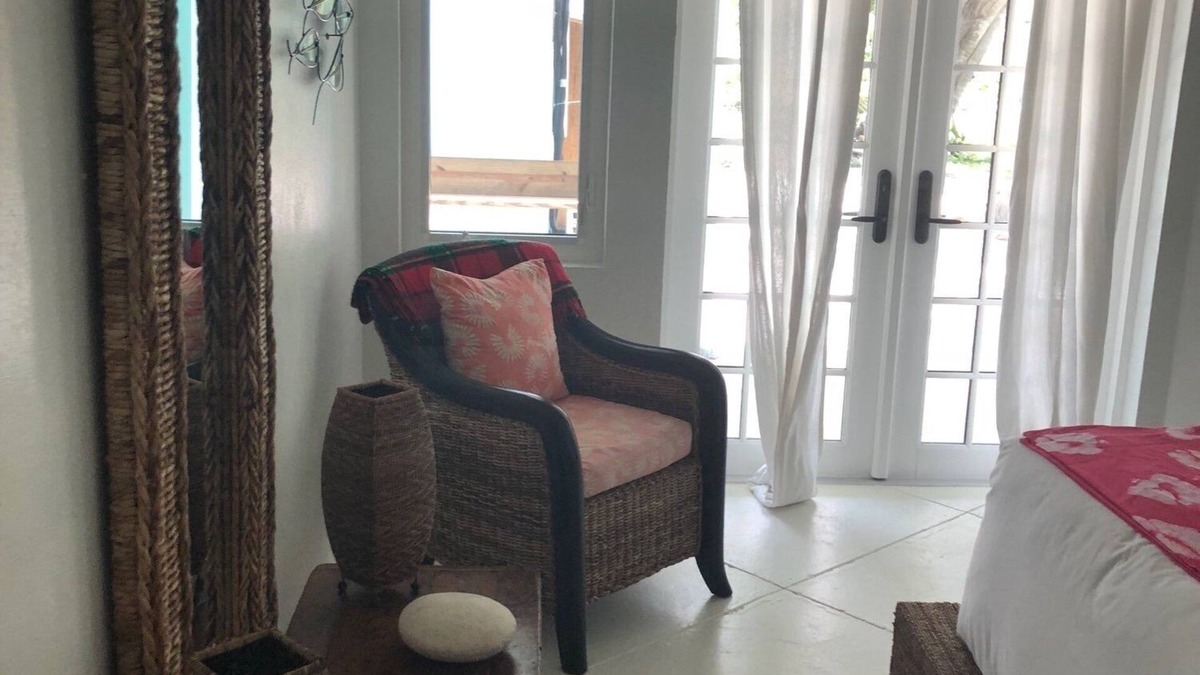 Andros Town House | Oceanfront- Andros Retreat -Fresh Creek-4BR