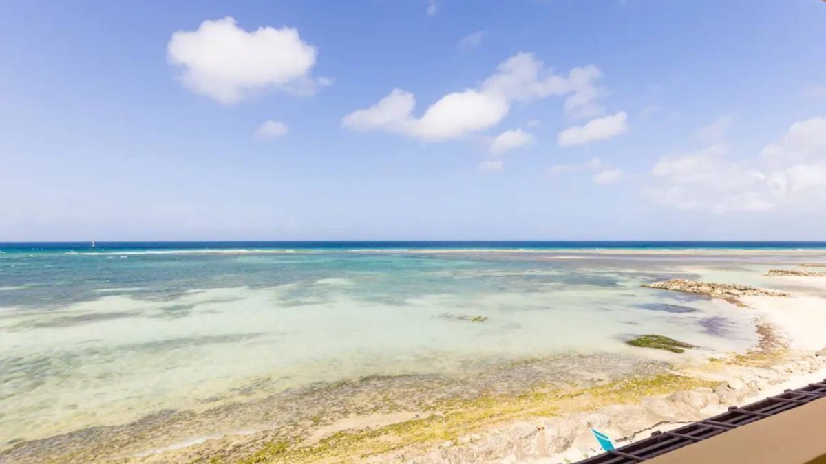 De Bruynewijk Condo | Oceanfront Beach Chalet w Private Pool