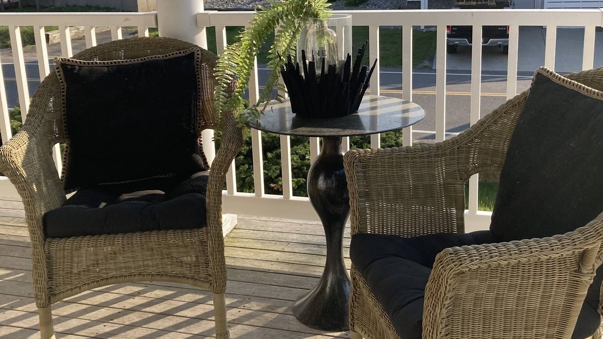 Scituate House | Oceanfront Beach House/Fall asleep listening to the waves