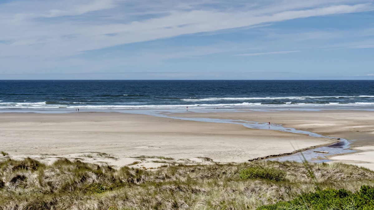Florence House | Oceanfront Bungalow on Heceta Beach - fresh, bright and beautiful