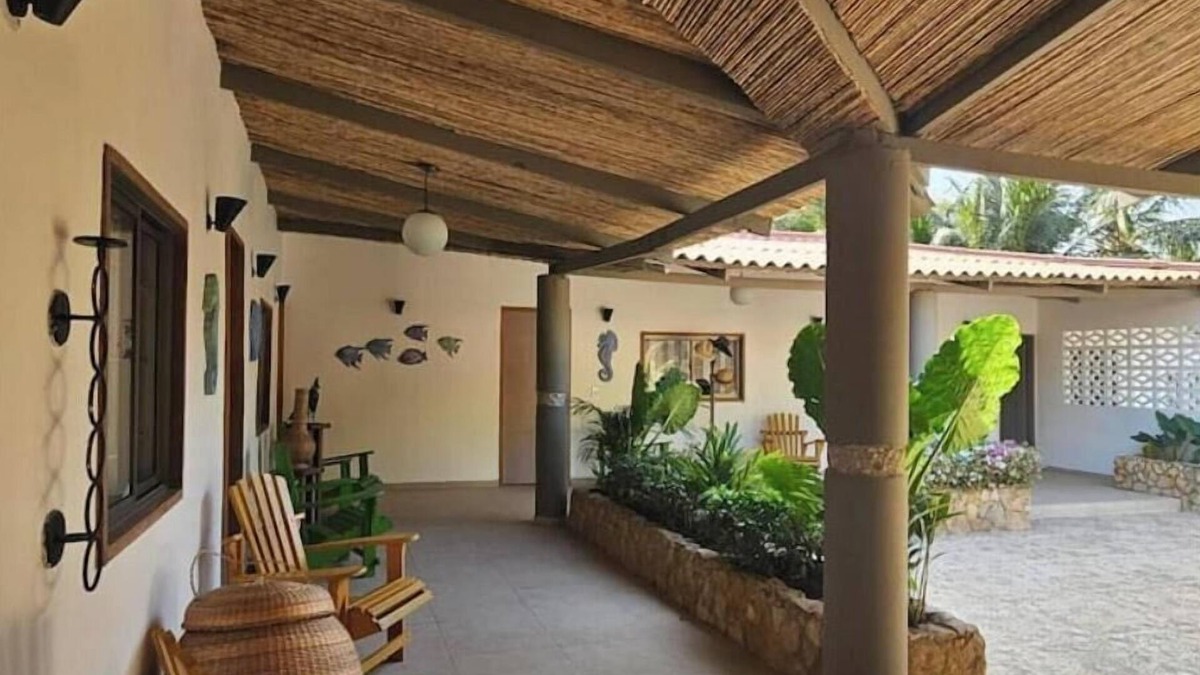 El Porvenir Cabin | Oceanfront cabin! Private beach