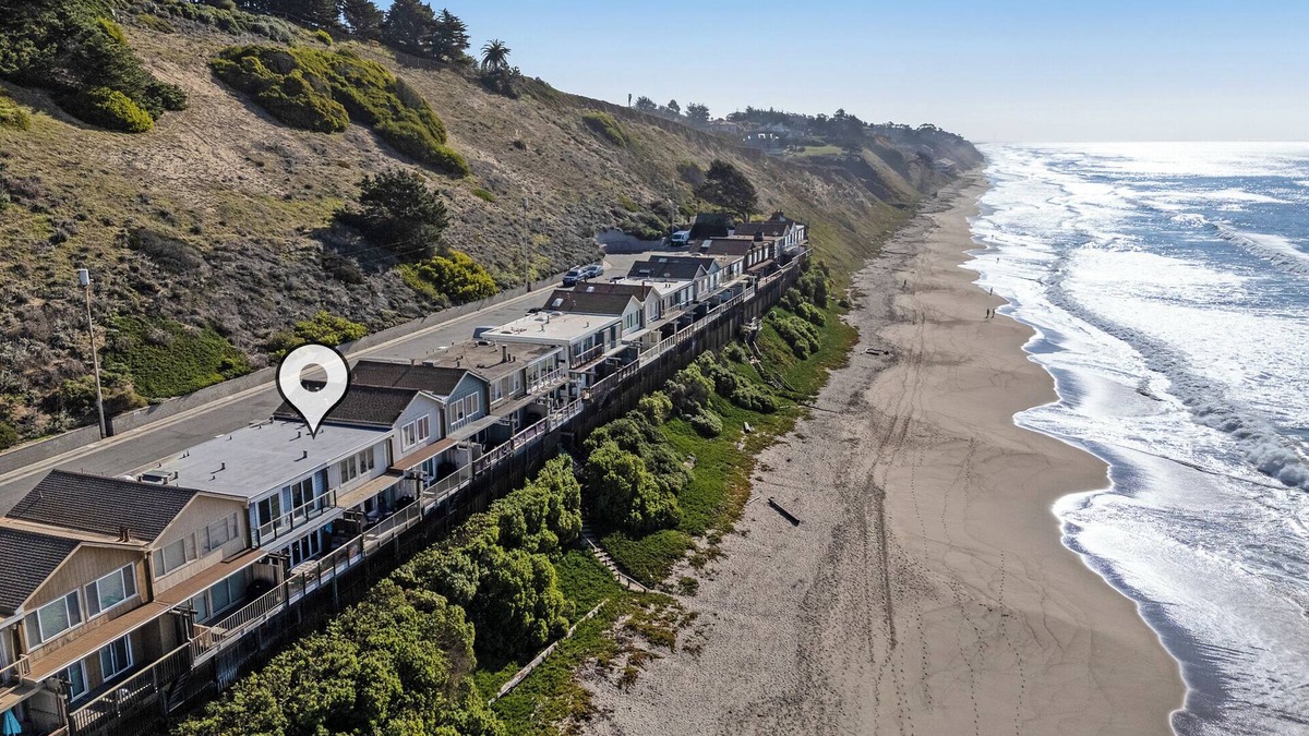 La Selva Beach House | Oceanfront Comfort at The Clam Hut – La Selva Beach Retreat