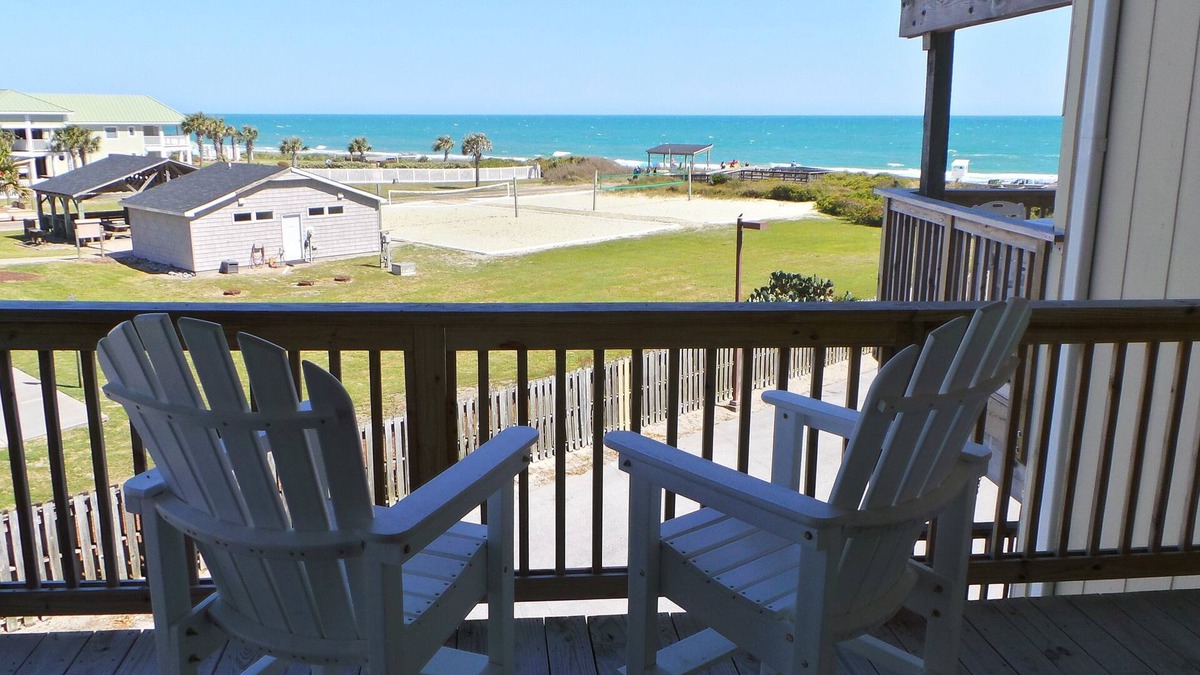 Emerald Isle Condo | Oceanfront Comfort & Family Fun at Queens Court – Walk to Everything!