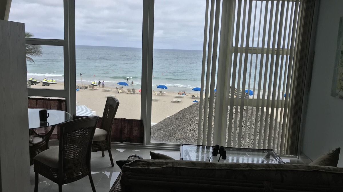 Galt Mile Condo | Oceanfront condo, beach, pool. 4 eateries on premises. Rent kayaks and jet skis.