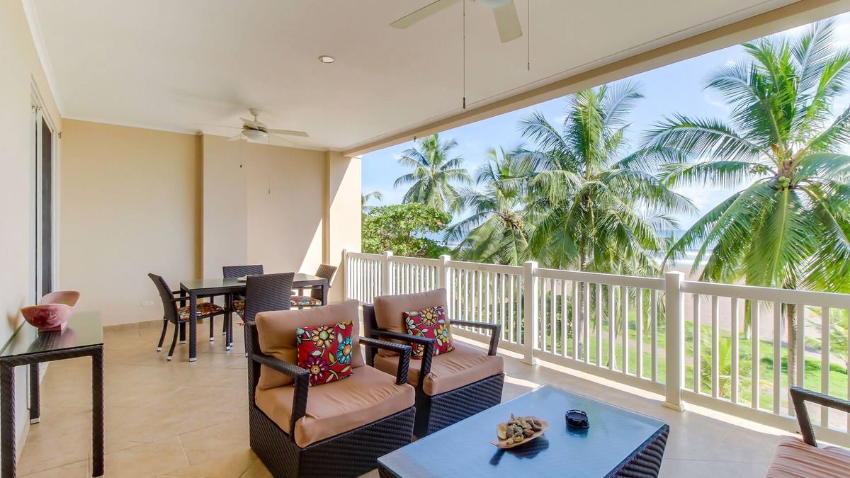 Barrio Los Villalobos Apartment | Oceanfront condo with sweeping beach views, pool & private balcony