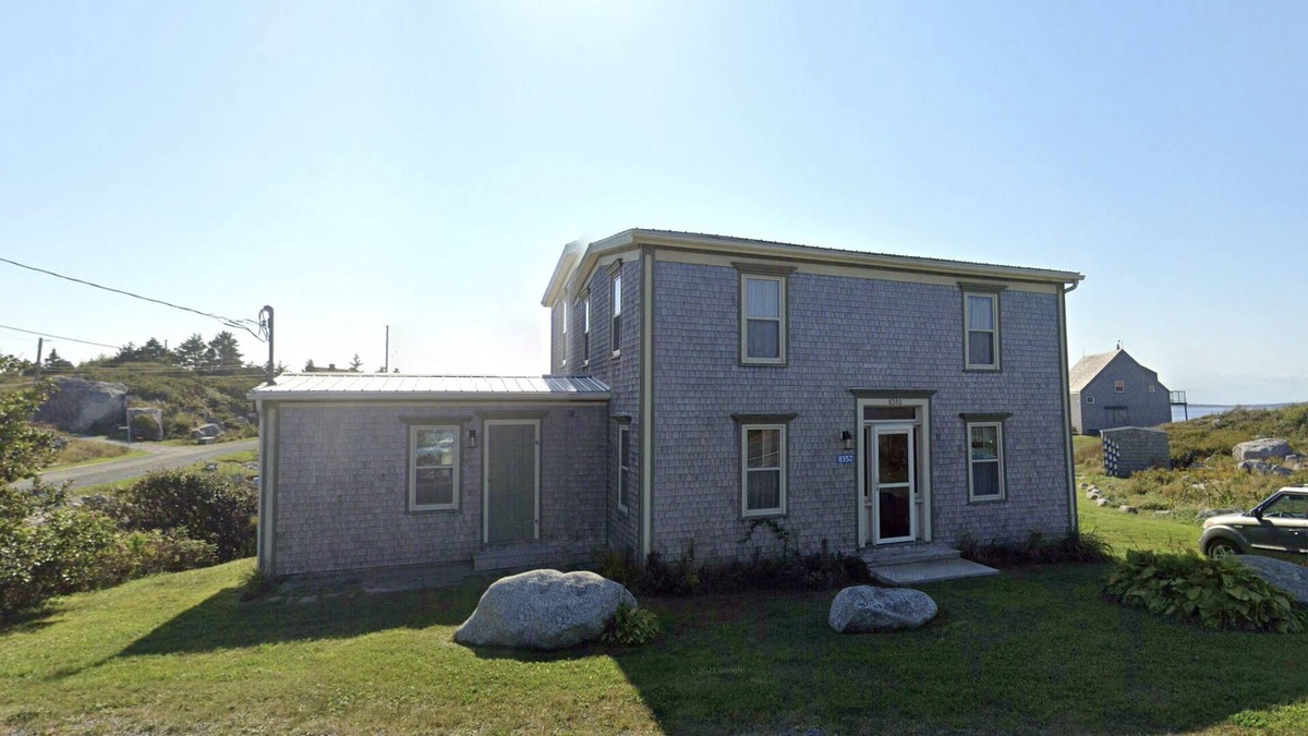 Indian Harbour Cottage | Oceanfront Cottage - 1 minute from Peggy's Cove