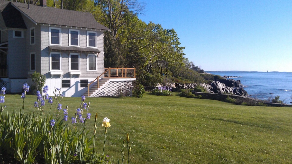 Pond Cove Cottage | Oceanfront Cottage with Spectacular Views of Casco Bay