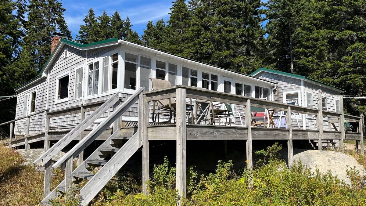 Milbridge Cottage | Oceanfront Cottage in Downeast Maine with solar power: Two Jetties Cottage
