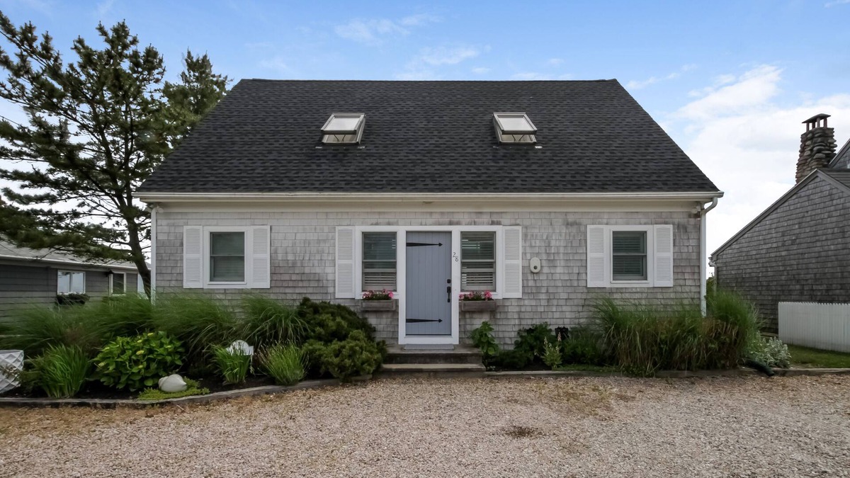 Point Judith House | Oceanfront Cottage in Pt Judith