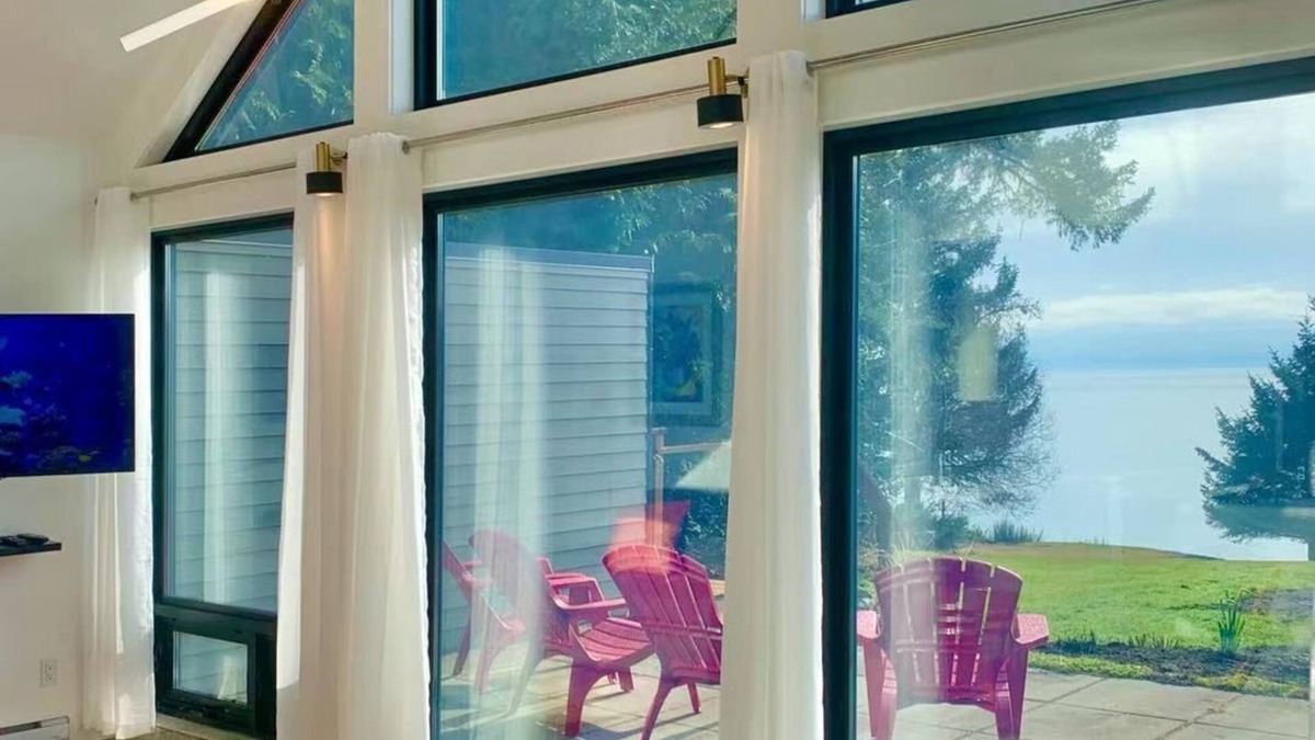 Otter Point Cottage | Oceanfront Cottage: Where Natural Beauty Meets Modern Comfort