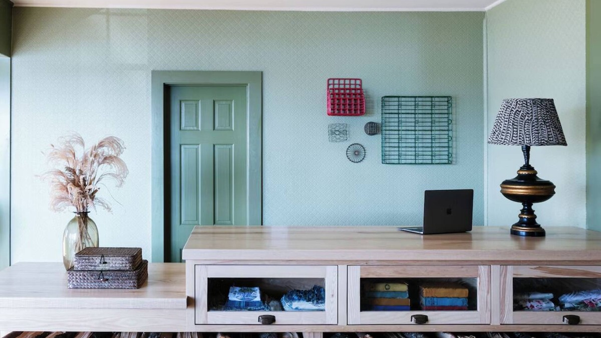 Ocean Point Hotel | Oceanfront Double Queen w/Porch | Bluebird Ocean Point Inn | Dog-Friendly