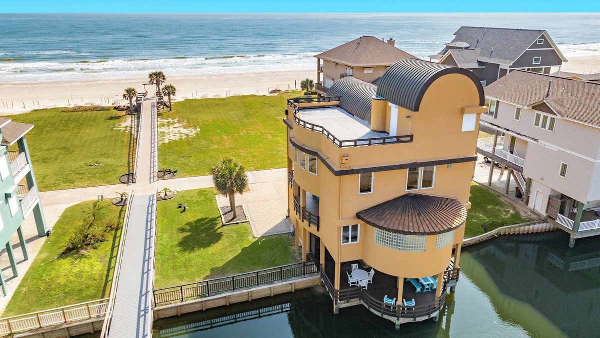 Jamaica Beach House | Oceanfront! Elevator, Unobstructed Beach Views!