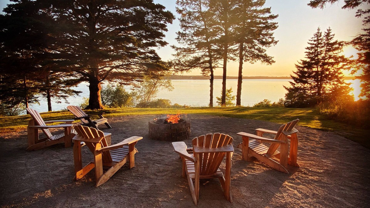 Pleasant Point House | Oceanfront Family Getaway - 8 Bedrooms, 5 Private Acres, Amazing Sunsets
