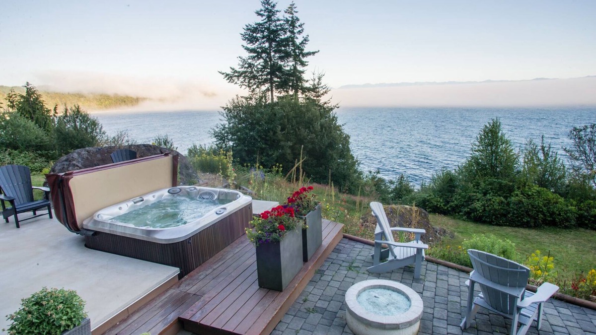 Juan de Fuca Electoral Area Condo | Oceanfront/French Beach/n2bed/2bath/quiet/serene/private hottub/ocean stairs