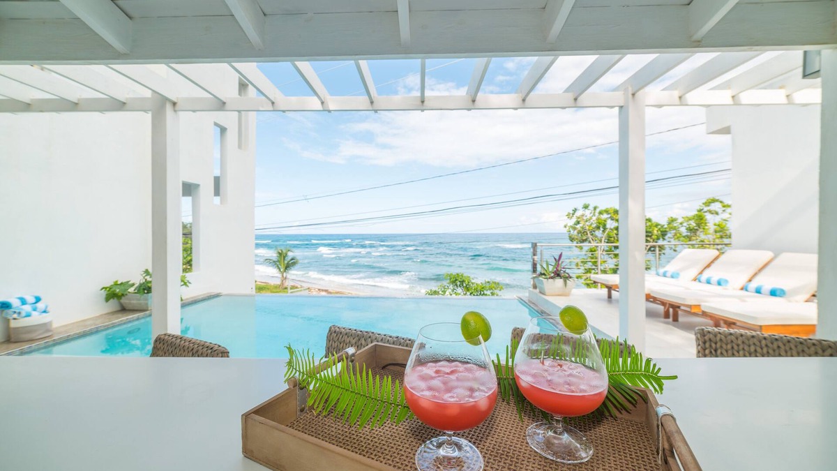 Long Bay Villa | Oceanfront/Fully Staffed/Free Parking - Getaway!