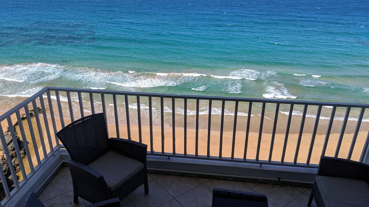 La Pared Condo | Oceanfront, Hear waves 24/7, 2 bedroom condo w full kitchen, Prime location