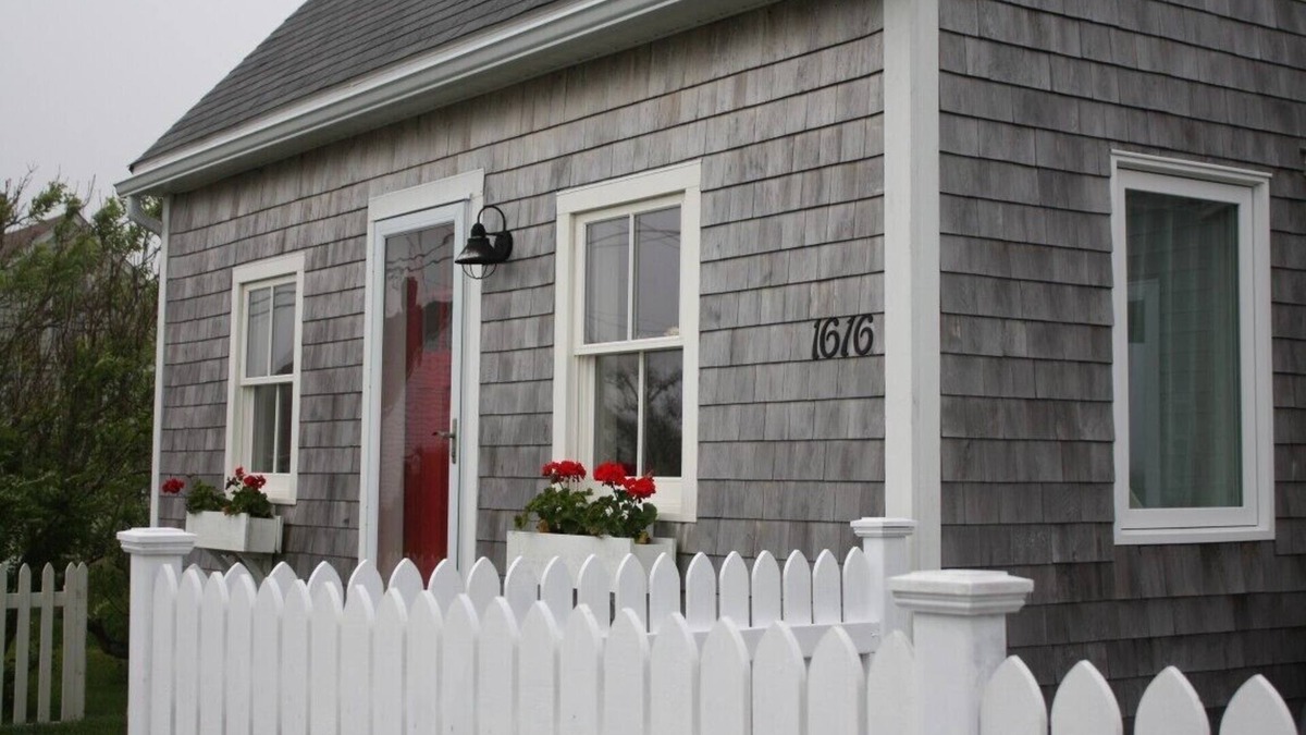Prospect House | Oceanfront home in historic village, near Halifax & Peggys Cove, great for 2!