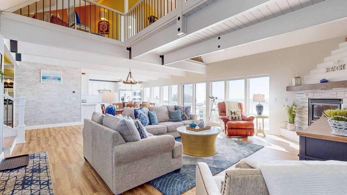 South Beach House | Oceanfront home with incredible Pacific view, private hot tub, deck grill & W/D