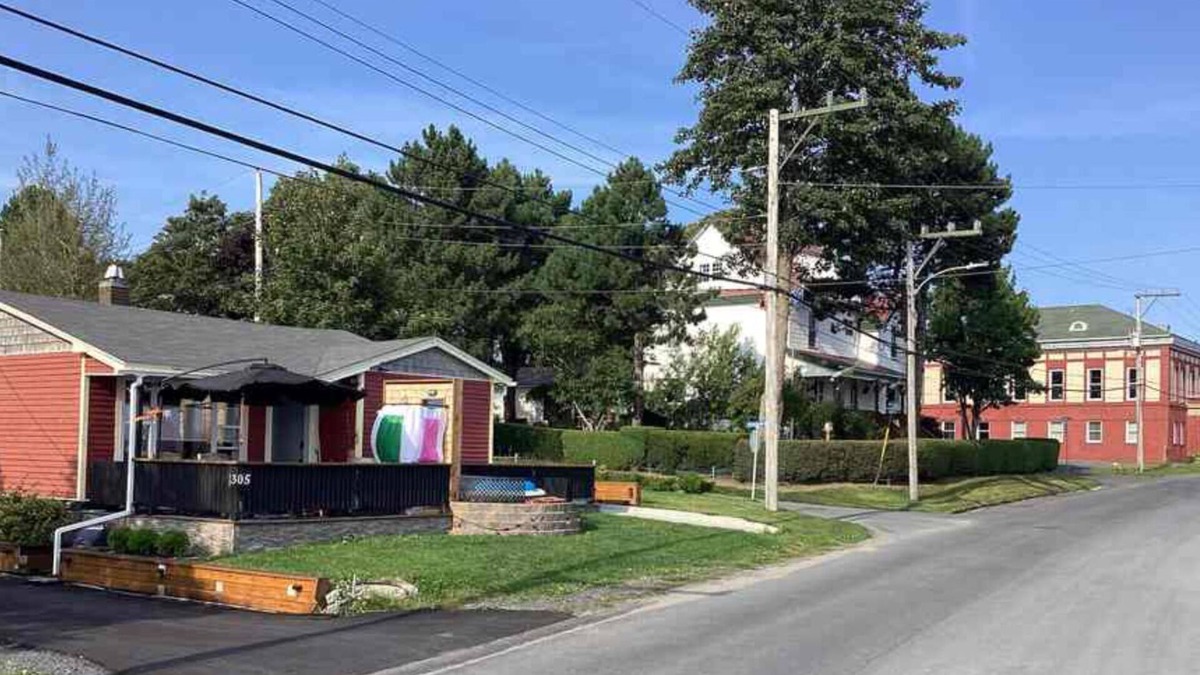Bay Roberts House | Oceanfront Hot Tub - 90m from the Cable Building National Historic Site Canada