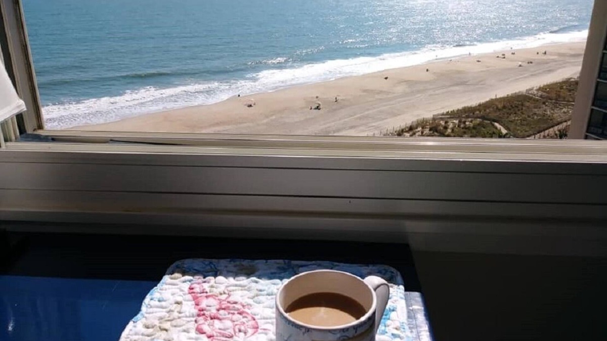 North Ocean City Condo | Oceanfront ~Hypnotizing Ocean Waves & Stunning Sunrises! Pool~Linens~Smart TV