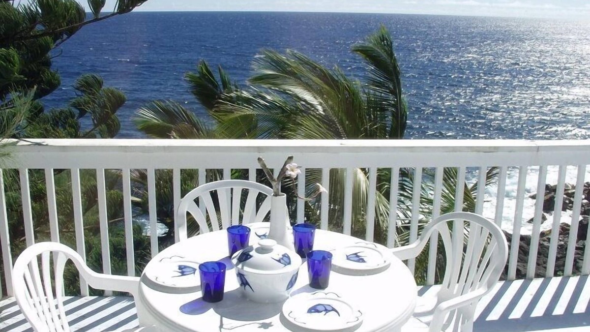 Kehena House | Oceanfront In Beautiful Tropical Area, by black sand beach - Oceana Hawaii
