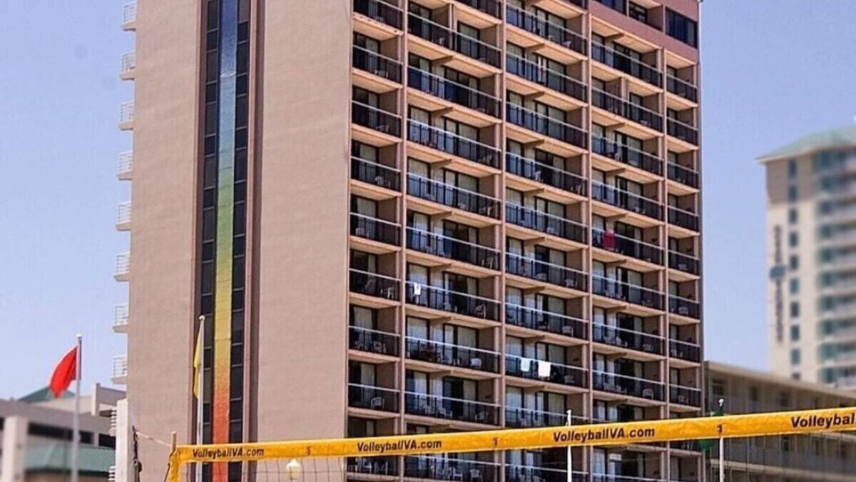 Northeast Virginia Beach Resort | Oceanfront Large 2BR/3BA Resort Suite ONE WEEK ONLY 7/12/2025-7/19/2025 Kitchen
