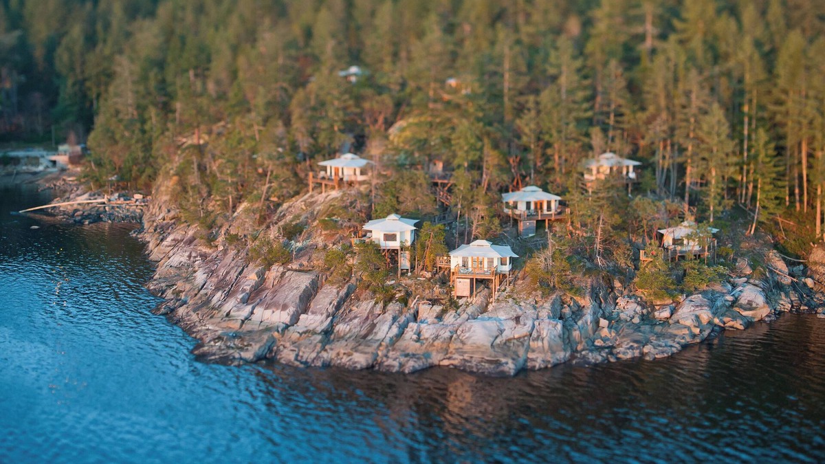 Halfmoon Bay Resort | Oceanfront Luxury Tenthouse B