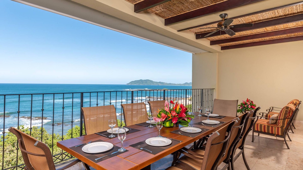 Playa Langosta Condo | OCEANFRONT LUXURY PENTHOUSE - UNMATCHED VIEWS & COMFORT - 2 LEVELS OF ELEGANCE