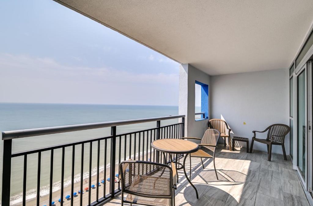 Downtown Myrtle Beach Apartment | Oceanfront Myrtle Beach Condo with Pools and Hot Tubs
