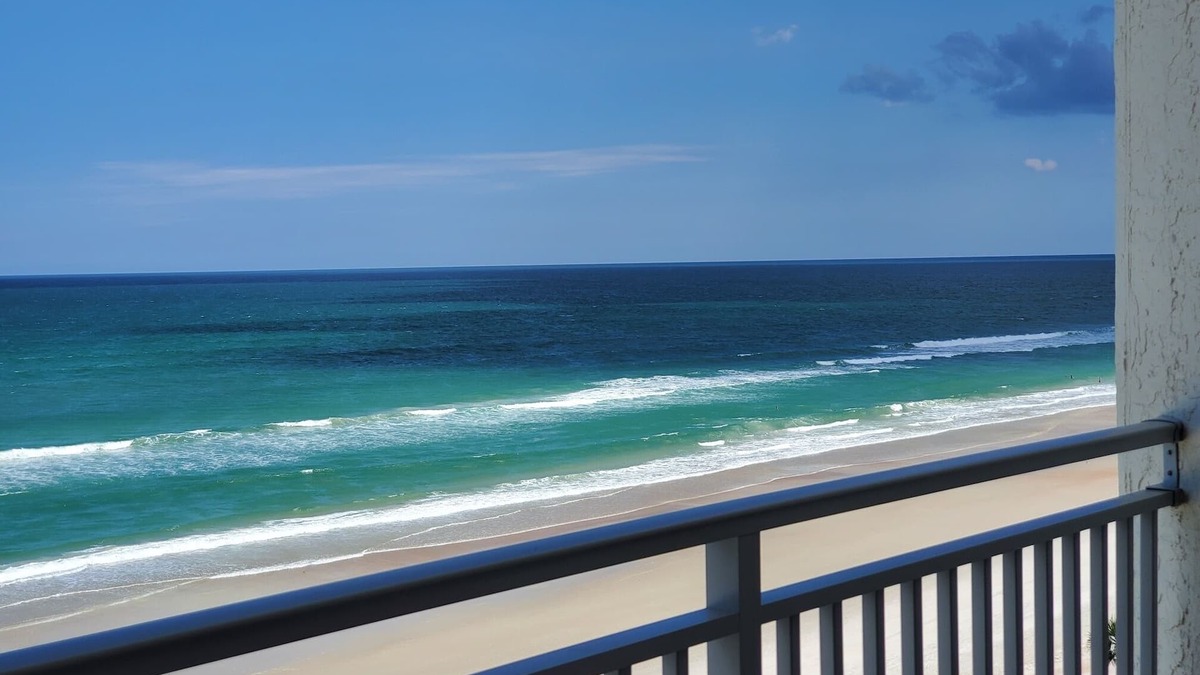 New Smyrna Beach Condo | 🏖️👣OCEANFRONT PARADISE- 7th Floor balcony views! 🩴👙