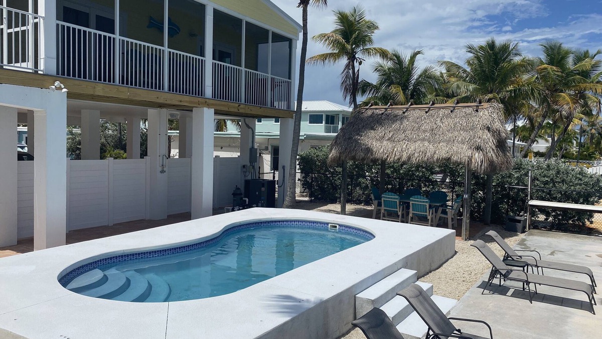 Little Venice House | Oceanfront, Pool, Tiki Hut, Magnificent Views, Near Vaca, Great Dockage, Kayaks