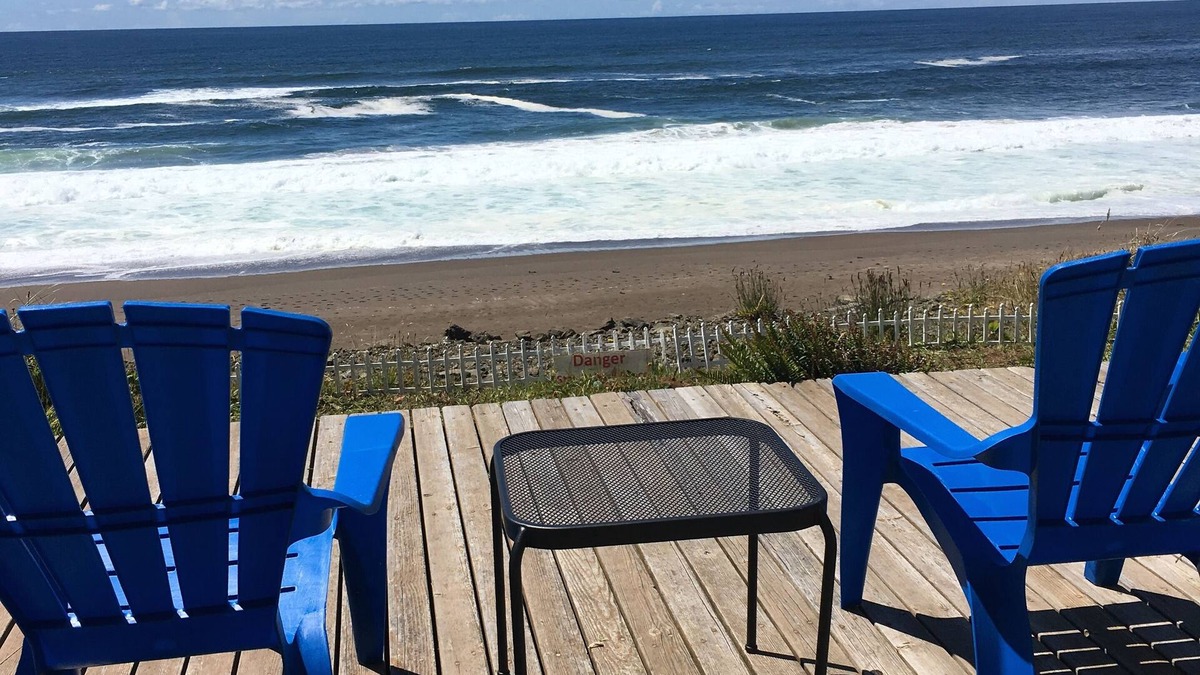 Gleneden Beach House | Oceanfront Remodeled Gleneden home, Great location, Amazing Views, Fireplace.