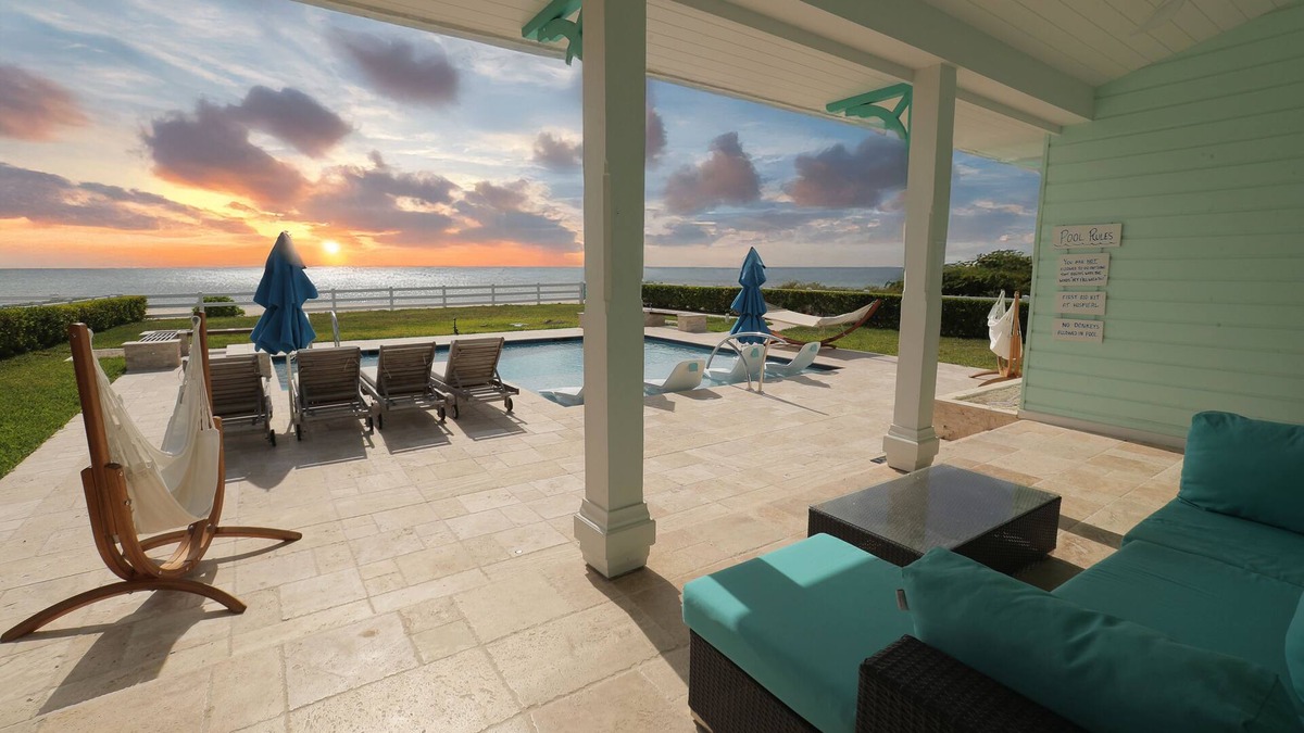 Cockburn Town Villa | Oceanfront Resort-Style Home3br, 2Ba - Private Pool & Island car included