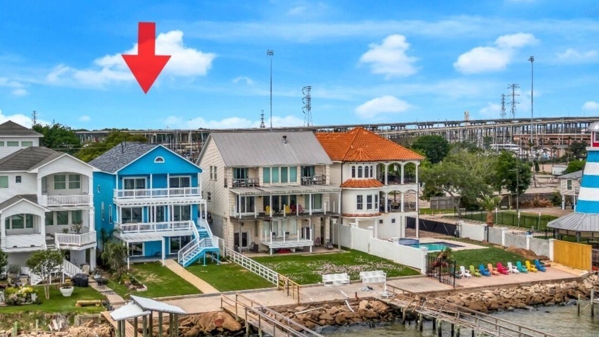 Clear Lake Shores House | Oceanfront Retreat -Steps from Kemah Boardwalk! Last Minute Deals 832 628 7869!