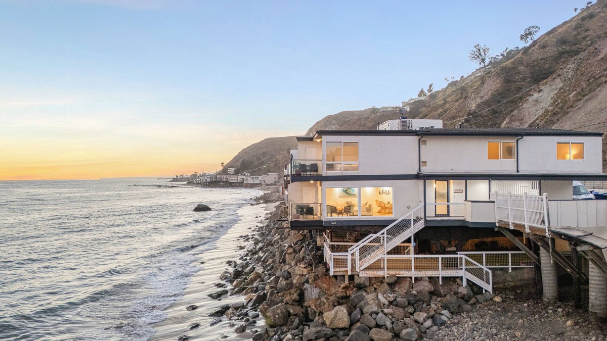 Eastern Malibu Condo | Oceanfront Retreat with Multiple Balconies, Direct Beach Access & Sweeping Views
