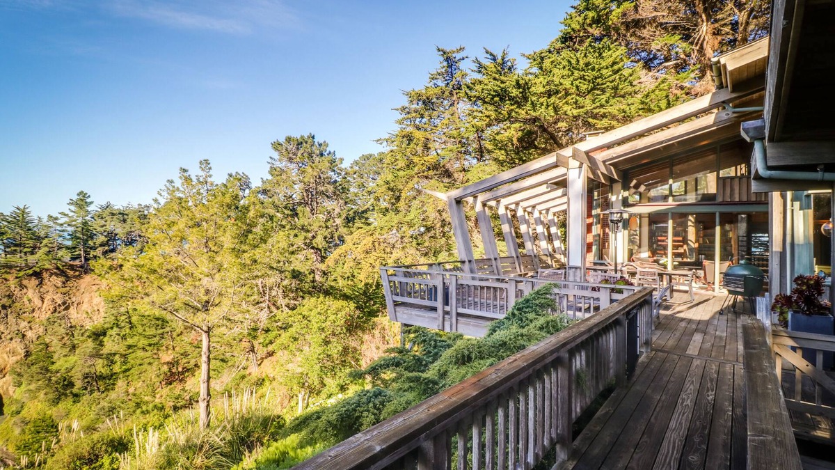 Elk House | Oceanfront Stunner with Deck, Veranda & Incredible Views - Close to Beaches