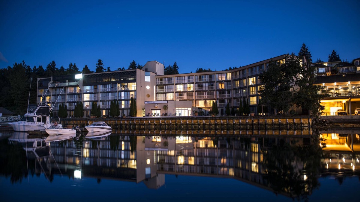 Cowichan Bay Hotel | Oceanfront Suites at Cowichan Bay