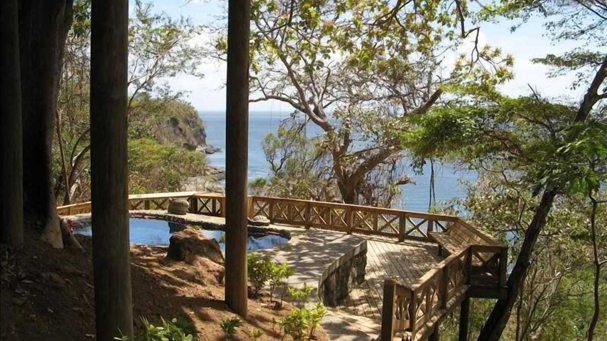 Playa La Redonda House | Oceanfront Tree House