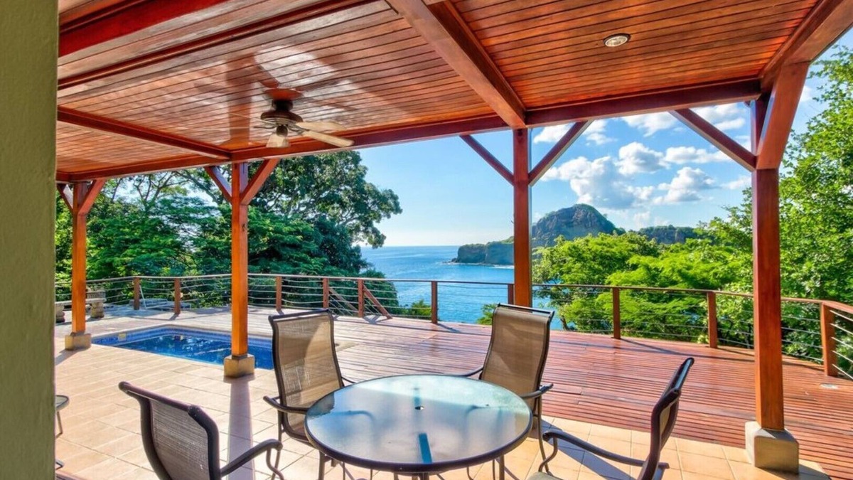 La Vista House | Oceanfront treehouse home w/private pool, deck, near beach