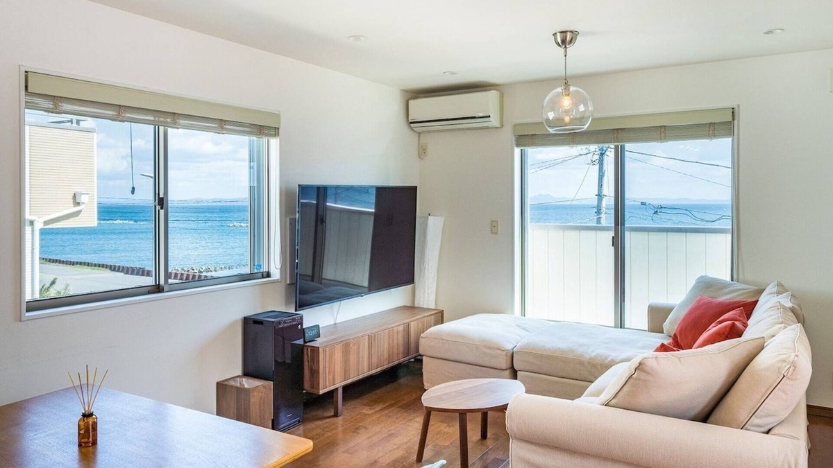 Yokosuka House | Oceanfront Villa Hale Kahakai