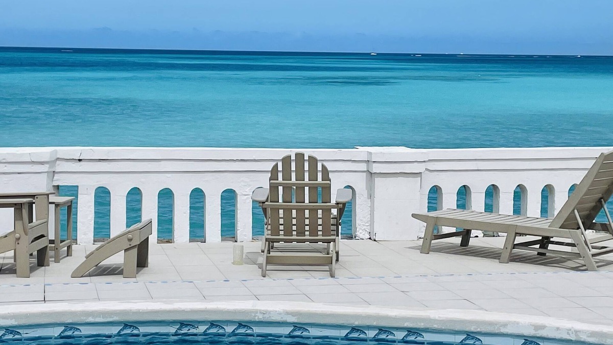 Nassau House | Oceanfront Villa with stunning views and private pool