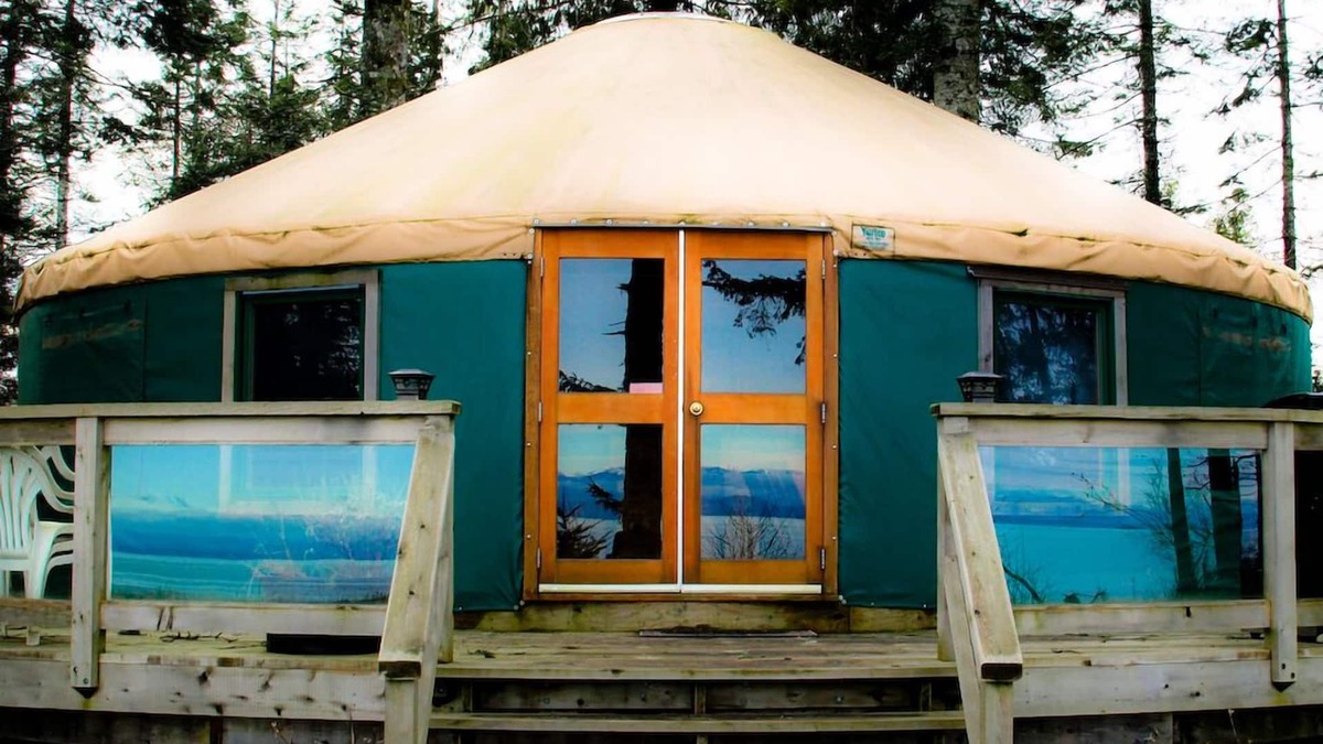 Black Creek Cottage | Oceanfront Yurt Vancouver Island