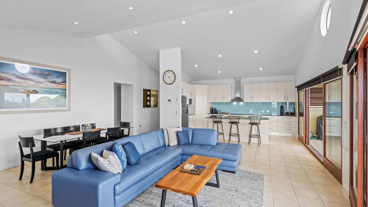 East Ballina House | Oceanic 3 - Luxury Apartment with Stunning Ocean Views & Wifi