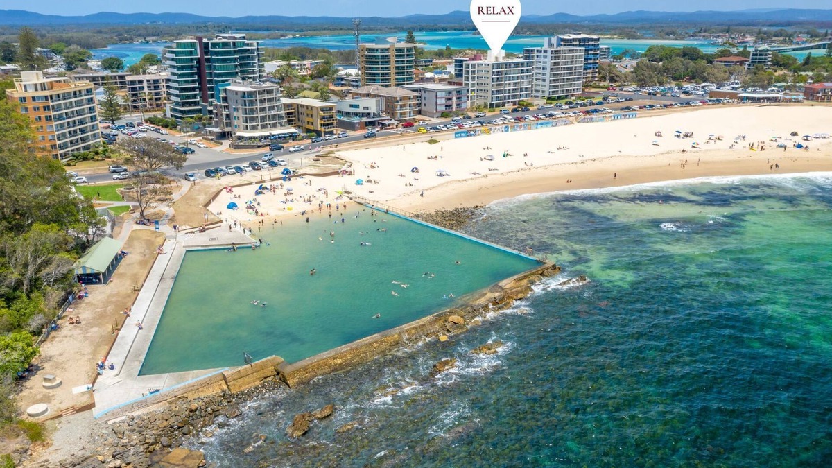 Forster Apartment | Oceanic 7 - Opposite from main beach